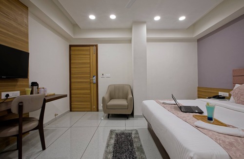 Sarkhej Hotel | Hotel Aurellia