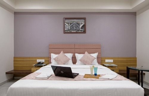 Sarkhej Hotel | Hotel Aurellia