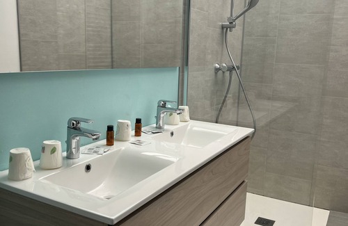 Givrand Hotel | Hotel Aux Rochers de l'Ocean