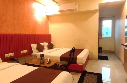 Ahmedabad Hotel | Hotel Avadh Palace