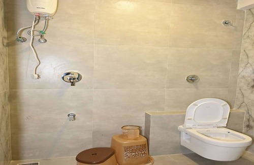 Ahmedabad Hotel | Hotel Avadh Palace