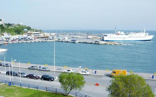 Rafina-Pikermi Hotel | Hotel Avra by Smile hotels - Free Airport Shuttle