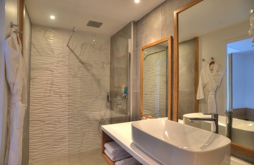 Saint-Denis Hotel | Hotel Bellepierre