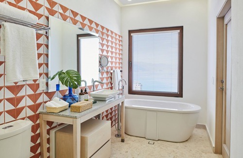 Conchas Chinas Hotel | Hotel Boutique Luxury Patio Azul