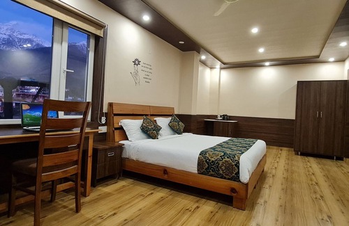 Sidhpur Hotel | Hotel Buddha House Himalayan Brothers