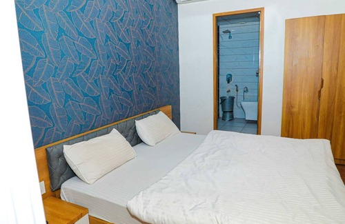 Halvad House | HOTEL CENTER POINT GUEST HOUSE