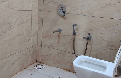 Halvad House | HOTEL CENTER POINT GUEST HOUSE