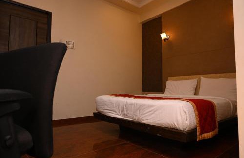 Solapur Hotel | HOTEL CENTER POINT