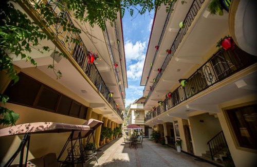 Kobuleti Hotel | Hotel Chveni Ezo