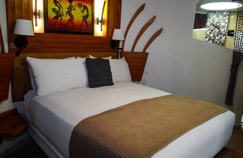Villa Juarez Hotel | HOTEL COCOS CABAÑAS - BUNGALOW QUEEN MORADO