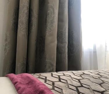 Quartier de Rochechouart Hotel | Hotel Corona -Rodier-