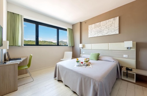 Fuorigrotta Hotel | Hotel Cristina