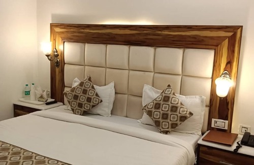 Zirakpur Hotel | Hotel D Plaza