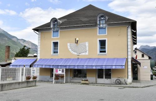 Eygliers Hotel | HOTEL DE LA GARE