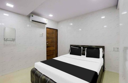 Udhna Hotel | Hotel Delight In By GRB