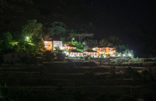 Platy Hotel | Hotel Dina - Ξενοδοχείο Ντινα