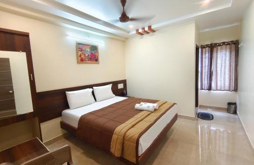 Tirupati Hotel | Hotel DKR Grand
