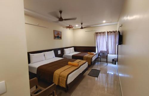 Tirupati Hotel | Hotel DKR Grand