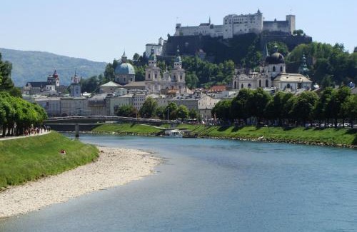 Schallmoos Hotel | Hotel Drei Kreuz - Self Check In