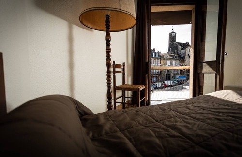 La Canourgue Hotel | Hotel Du Commerce logis de france