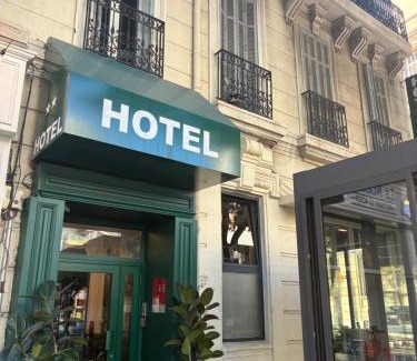 Saint-Lambert Hotel | Hotel du Pharo