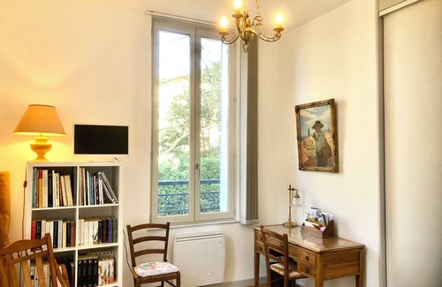Thermal Apartment | HOTEL DU PORTUGAL - Ideal for curists - heart of Vichy - Unesco World Heritage site