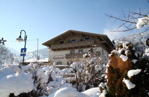 Fuegen Hotel | Hotel Edelweiss