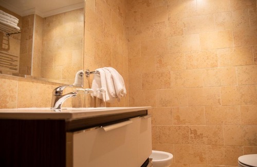 Torrijos Hotel | Hotel El Mesón