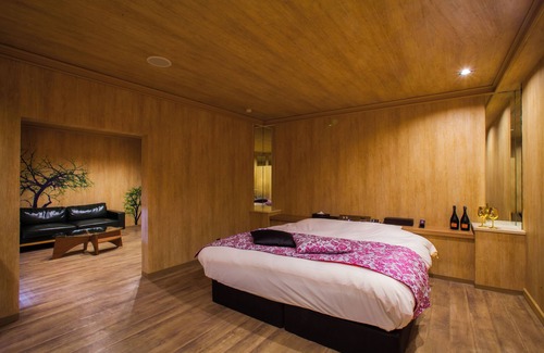 Toyama Hotel | HOTEL elLle - Adults Only