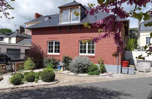 Pont-l'Eveque Hotel | Hotel et Spa Le Lion d'Or