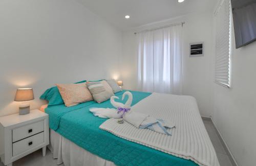 Oranjestad-West Apartment | Hotel experience with daily housekeeping and laundry