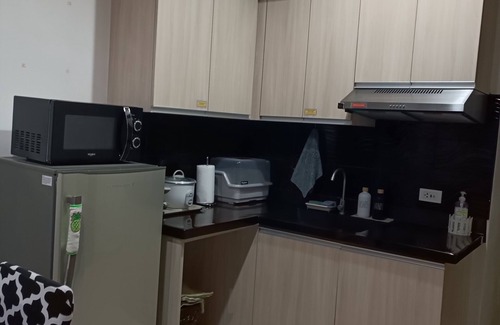 Mabolo Apartment | Hotel feel condo. Few minutes to shopping malls. With pool, gym and jog path.