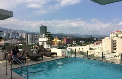 Mabolo Apartment | Hotel feel condo. Few minutes to shopping malls. With pool, gym and jog path.