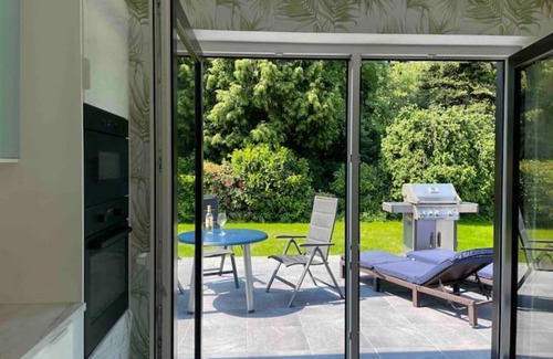 Bad Zwischenahn Apartment | Hotel feeling, great location, terrace, BBQ,