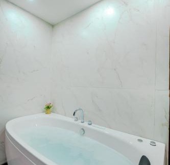 Zirakpur Hotel | Hotel Fiora Inn Chandigarh Zirakpur