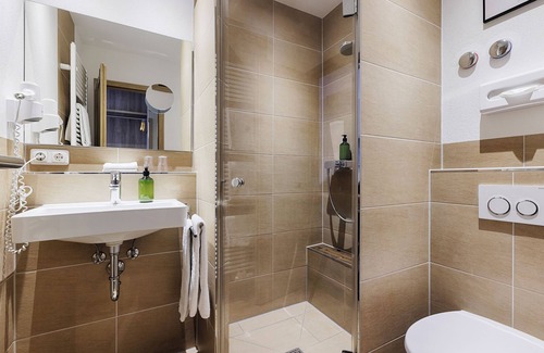 Heidingsfeld Hotel | Hotel Fischzucht - by homekeepers