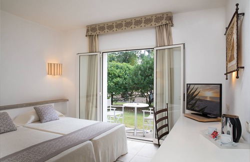 Santa Margherita di Pula Hotel | Hotel Flamingo Resort