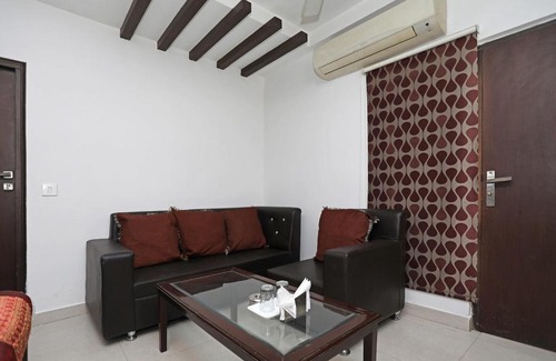Udyog Vihar Hotel | Hotel Flora Inn