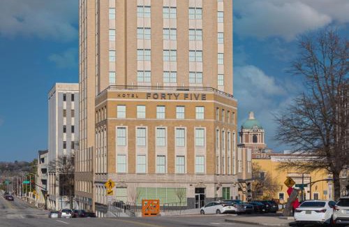 Macon Hotel | Hotel Forty Five, Macon, a Tribute Portfolio Hotel