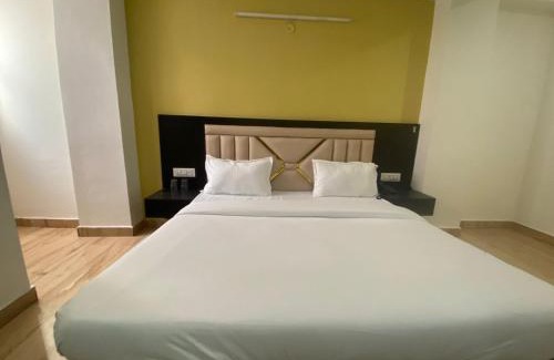 Dwarka House | Hotel Fuchsia Stay