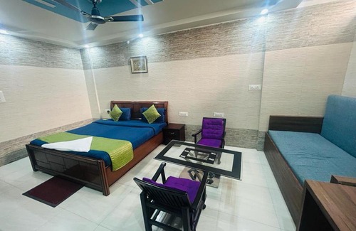 BHEL Township Hotel | Hotel Gangotri