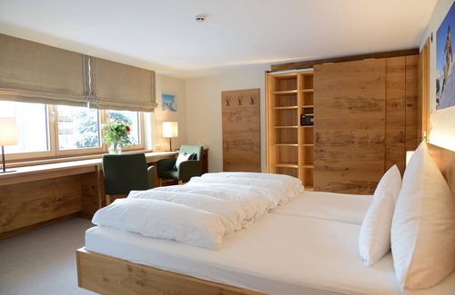 Sankt Anton am Arlberg Hotel | Hotel Garni Mössmer
