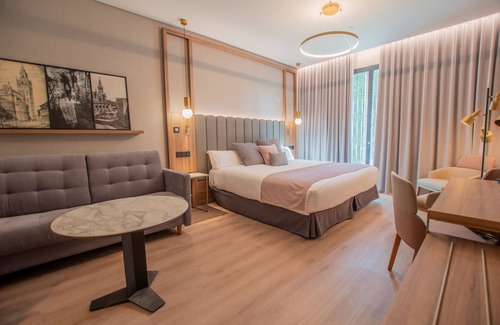 San Bernardo Hotel | Hotel Giralda Center