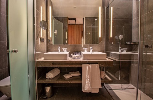San Bernardo Hotel | Hotel Giralda Center