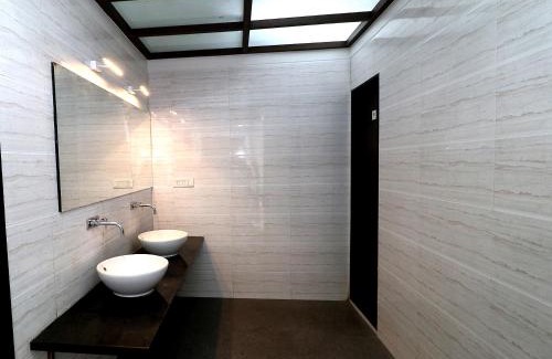Daulatabad Hotel | Hotel Girnar