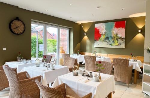 Greetsiel Hotel | Hotel Grachtenhuus Greetsiel