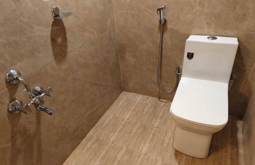 Pallavaram Hotel | Hotel Grand Gaayatris