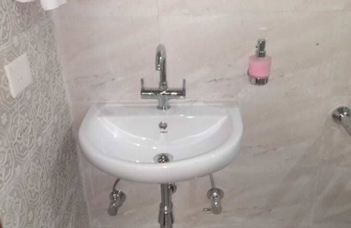 Lansdowne Hotel | Hotel Grand Kailash