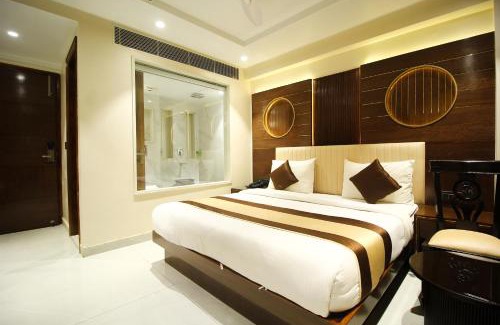 Paharganj Hotel | Hotel Grand Plaza in City Centre - Walking Distance From New Delhi Railway Station and Connaught Place