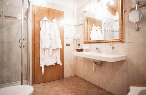 Valle San Silvestro Hotel | Hotel Gratschwirt
